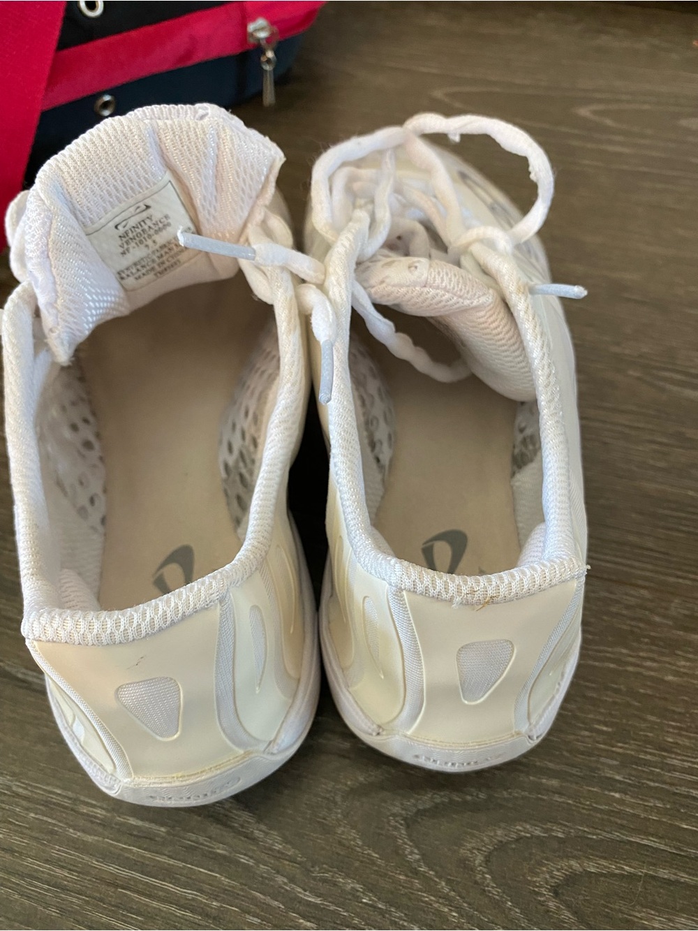 NFINITY cheer shoes 7.5 with case - Picture 5 of 8